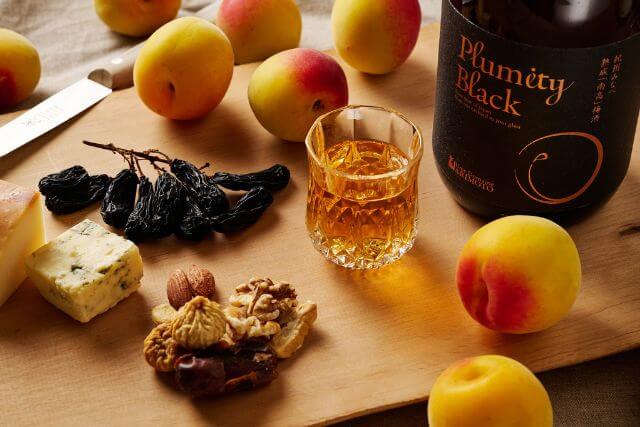 デザートプレートとフルーツリキュール